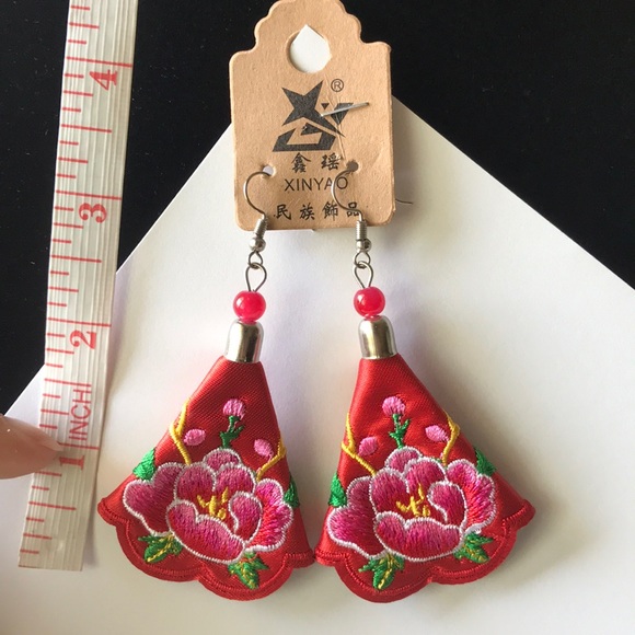 XinYao Red Flower 🌺 Earrings - Picture 2 of 4